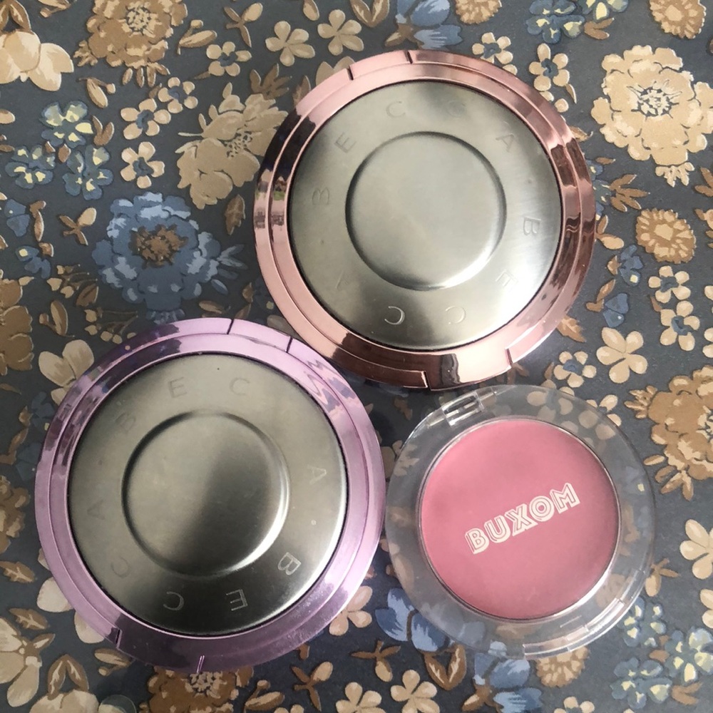 Gently used discontinued blush and highlight bundle! Becca and buxom!